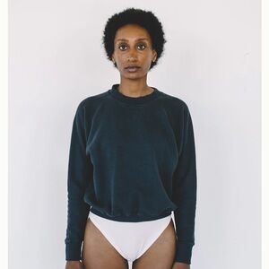 ALIYA WANEK AMI CROPPED SWEATSHIRT